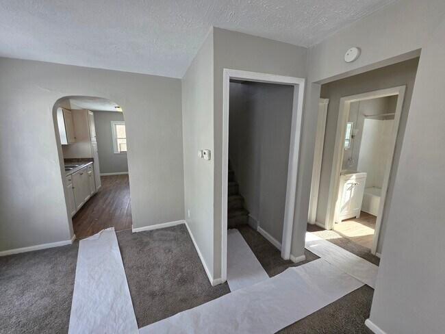 Building Photo - 1047 Yukon Ave