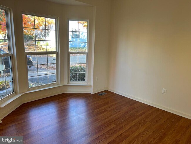 Foto del edificio - 6821 Hollow Glen Ct
