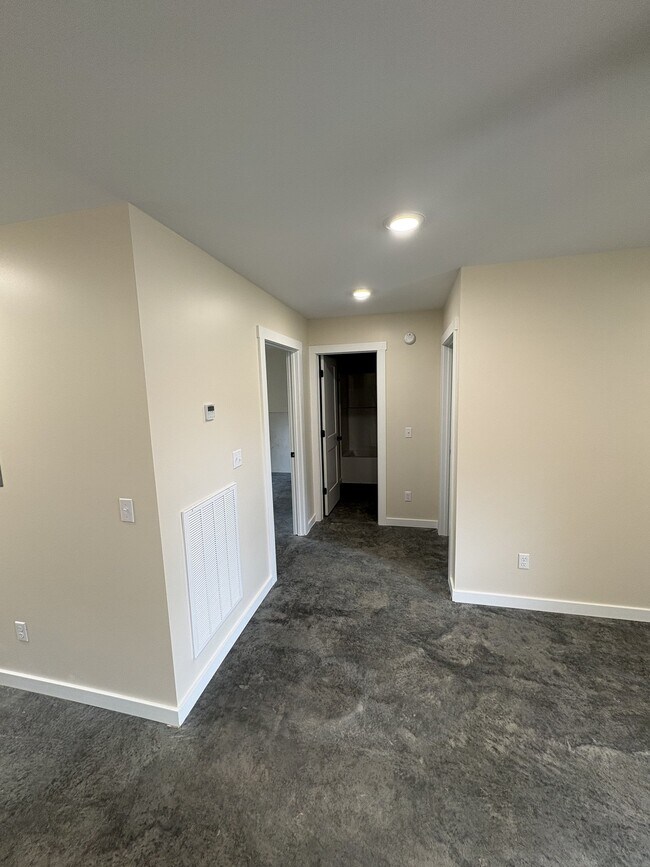 Building Photo - 2045 ginger Ln