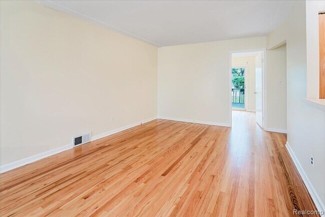 Foto del edificio - Location! Location! Location!