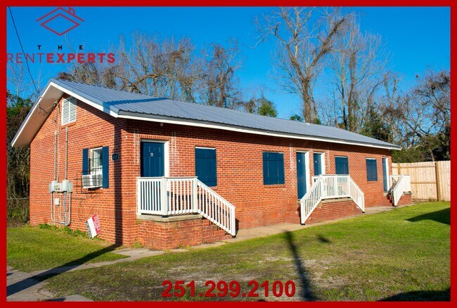 Building Photo - 2703 Battleship Pkwy