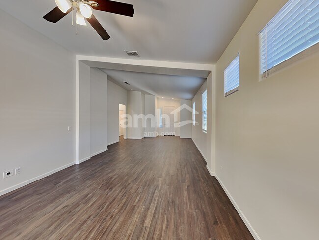 Foto del edificio - 20256 W Tonto St