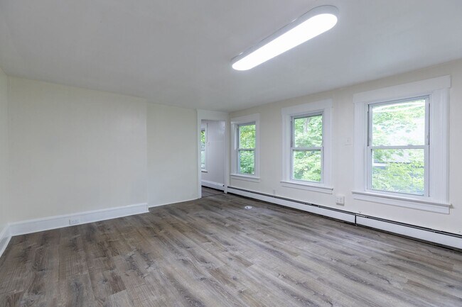 Foto del edificio - 372-374 Harold St