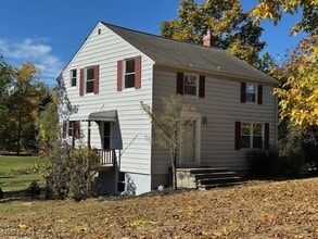 Building Photo - 2590 River Rd
