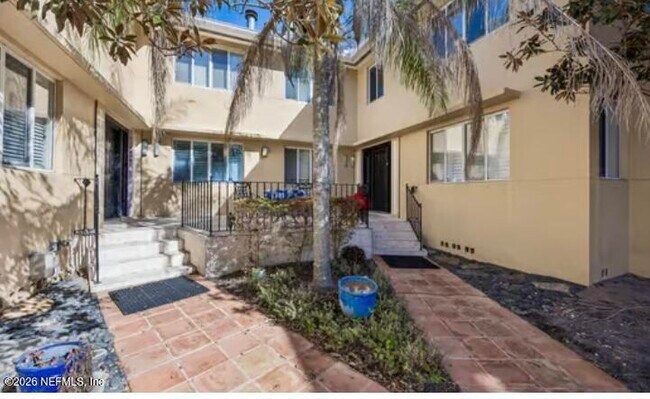 Foto del edificio - 2159 Riverside Ave