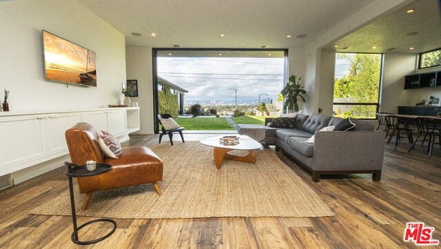 Foto del edificio - 6321 Riggs Pl