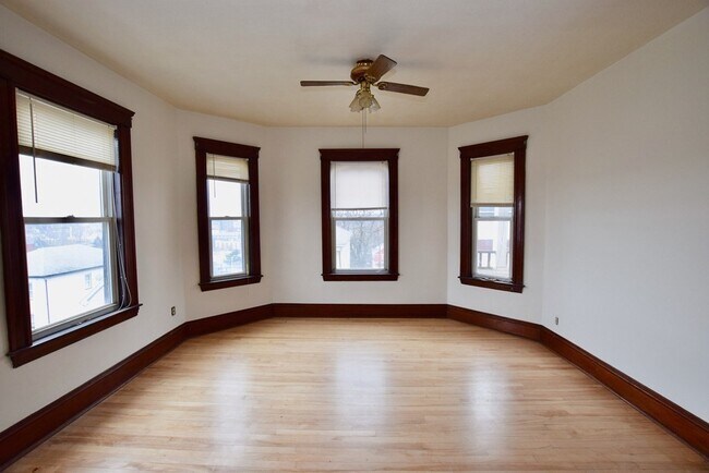 Foto del edificio - 38 Merrifield St