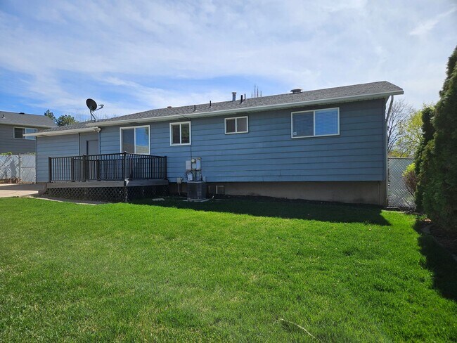 Foto del edificio - Beautiful 3 Bed/3 Bath Home