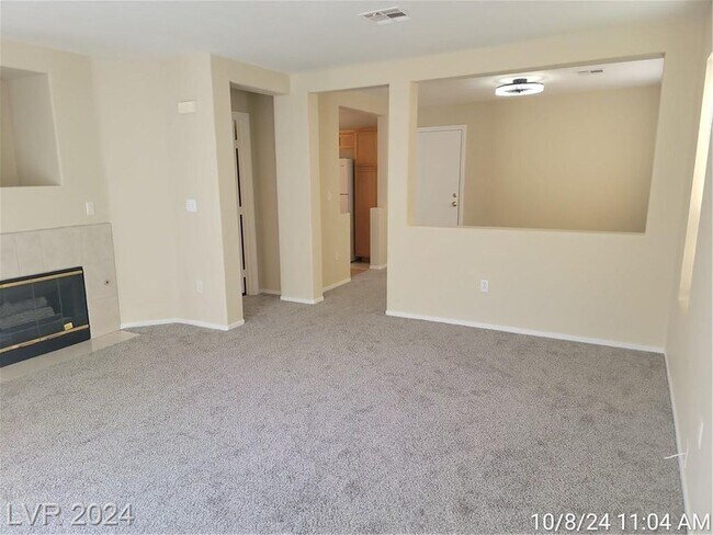 Building Photo - CHARMING 3-BEDROOM TOWNHOME ON SOUTH END O...