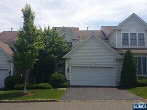 Building Photo - 12 Thistle Dr