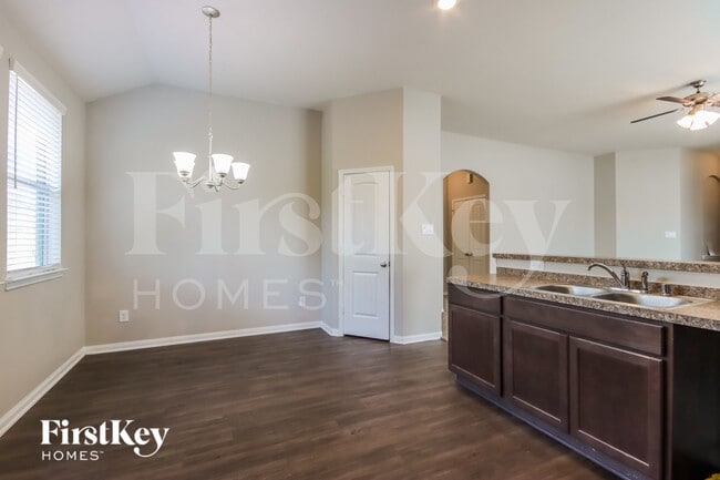 Foto del edificio - 26 Rd 5102F