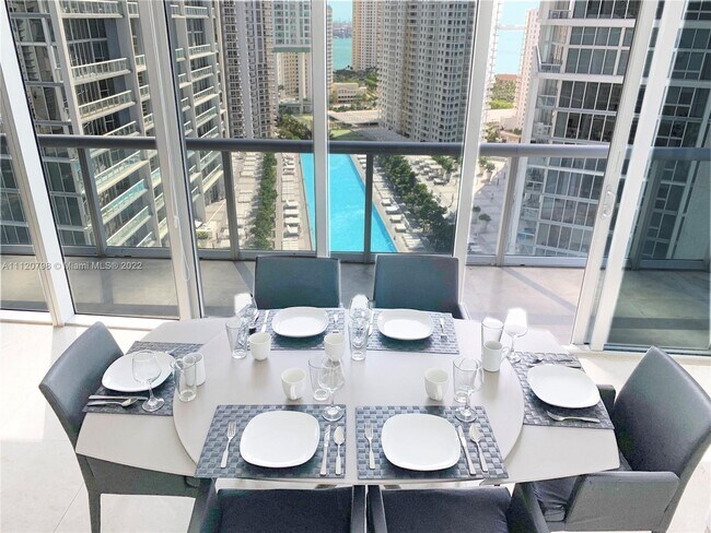 Building Photo - 485 Brickell Ave