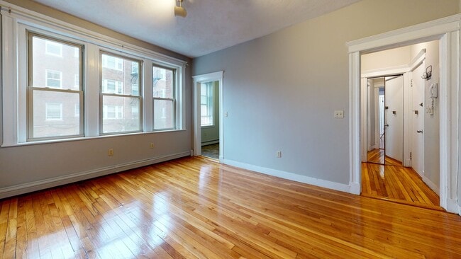 Foto del edificio - Brighton 1BR | Heat & Hot Water Included | Great Commonwealth Avenue Location