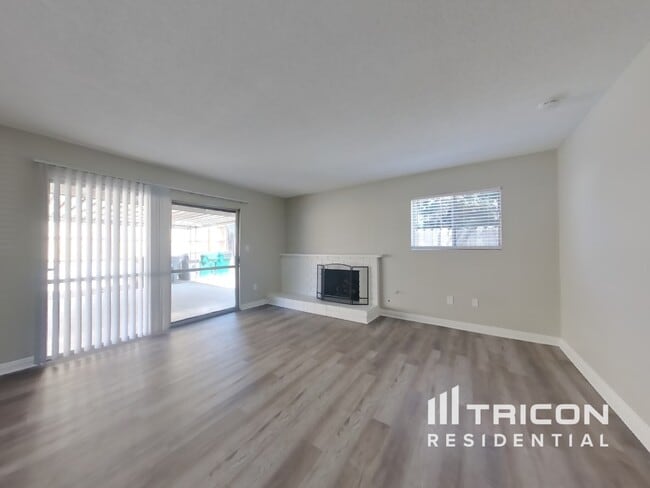 Building Photo - 13687 Boeing St