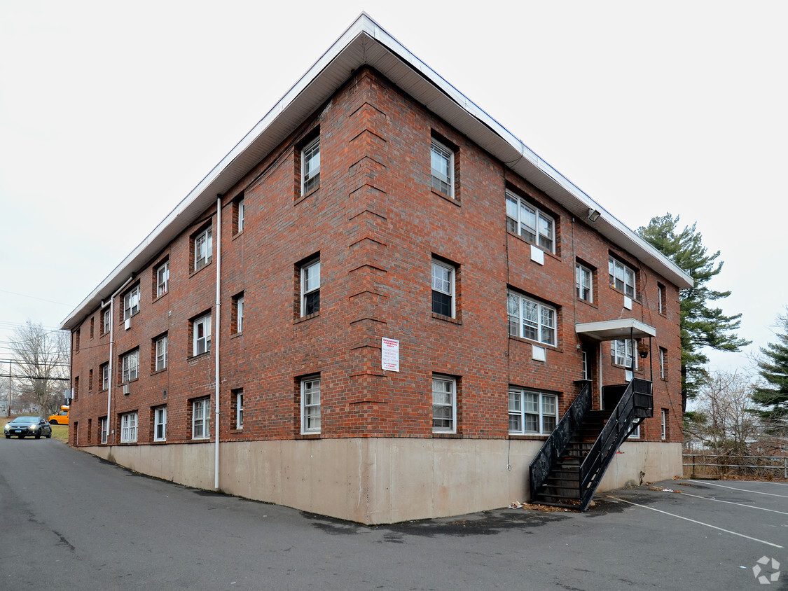 Primary Photo - 465 Highland Ave