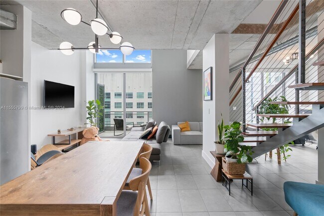 Building Photo - 690 SW 1st Ct