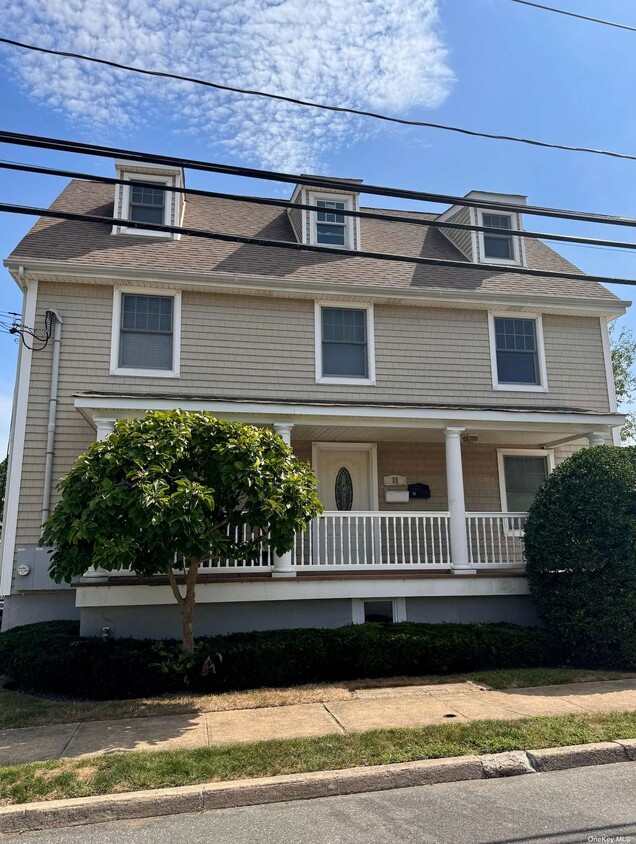 Primary Photo - 35 East Ave