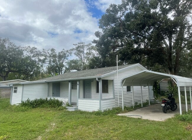 3 Bedroom / 1 Bath House - 3 Bedroom / 1 Bath House