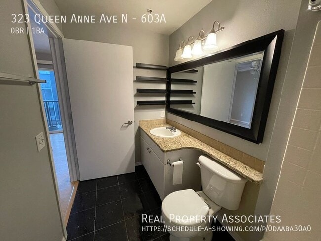 Foto del edificio - 323 Queen Anne Ave N