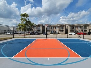 Building Photo - 12335 Antoine Dr