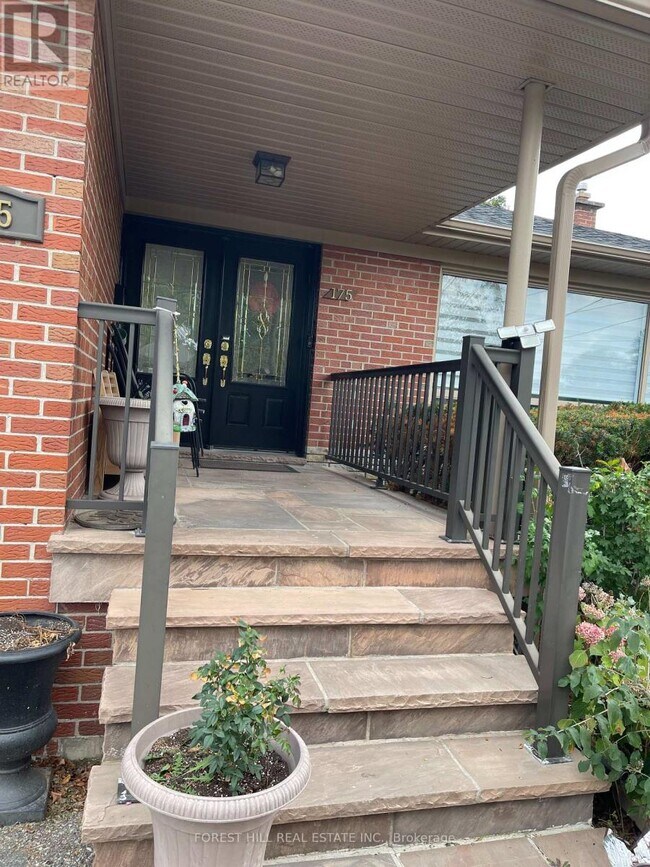 Photo du bâtiment - 175 Searle Ave