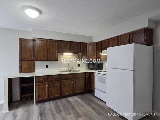 Building Photo - 166 Water St