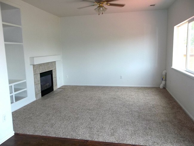 Foto del edificio - 914 Glenwall Dr