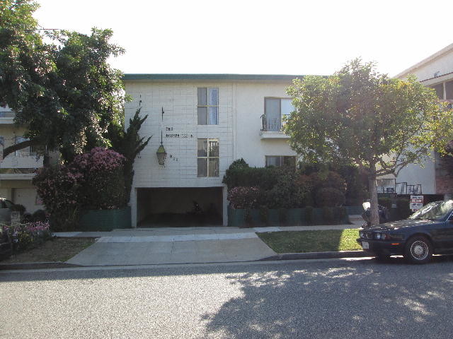 Building Photo - 938 10th St