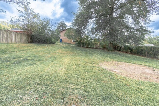 Building Photo - 718 Ranch Hill Dr