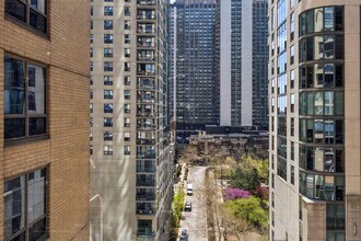 Building Photo - 420 E Waterside Dr