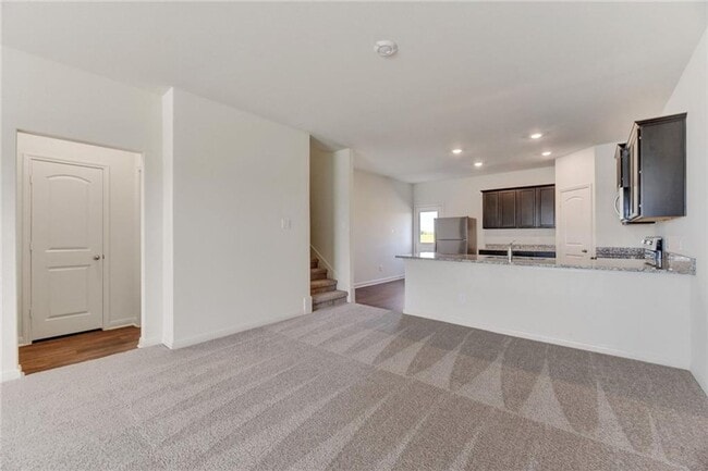 Foto del edificio - Beautiful 5 Bed 2.5 Bath Home!