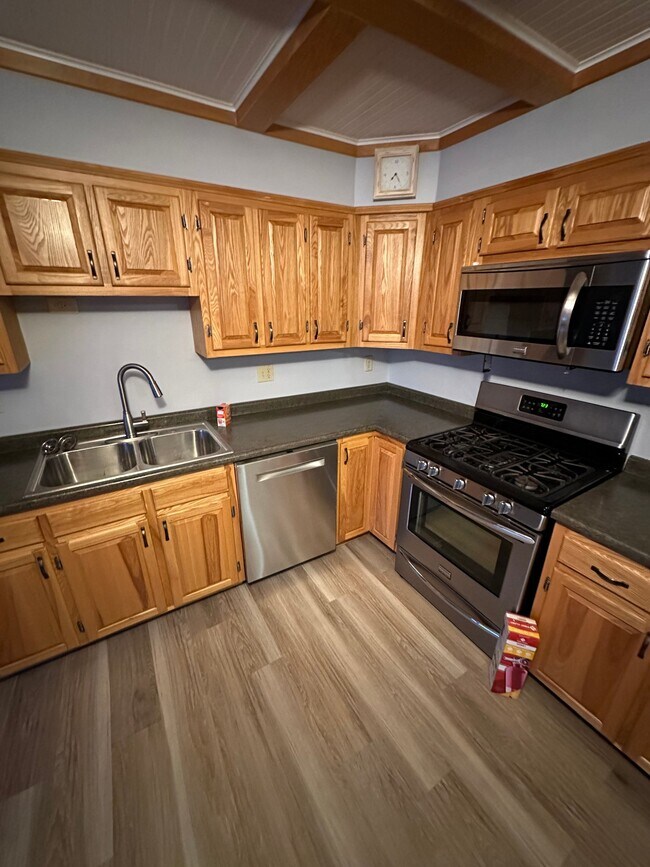 Foto del edificio - 6 Oakwood Ln