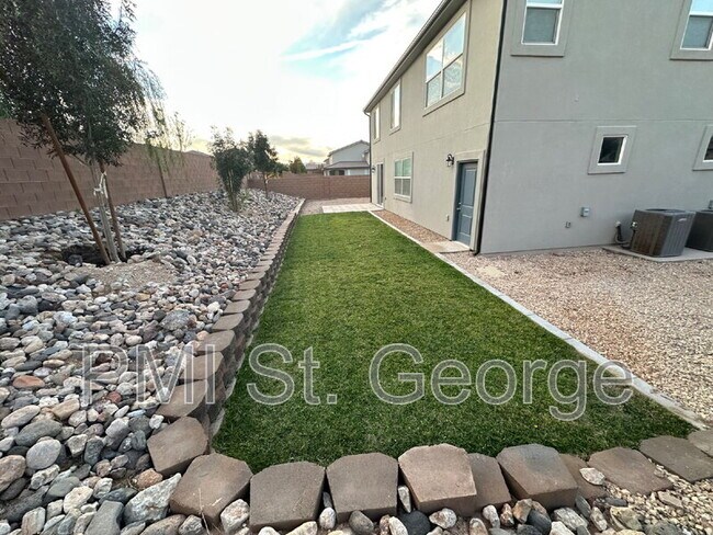 Foto del edificio - 3226 E 2930 S