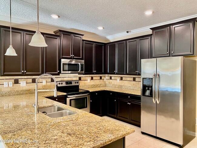 Building Photo - 1337 Tripper Dr