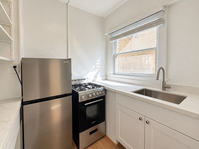 Foto del edificio - 937 O'Farrell St