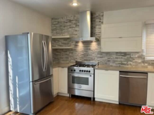 Building Photo - 3869 Hollypark Pl