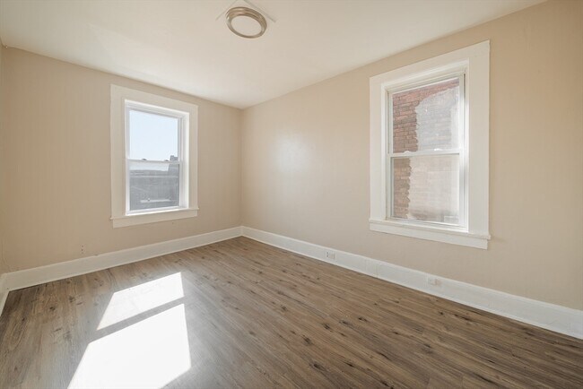 Building Photo - 123 Clemente St