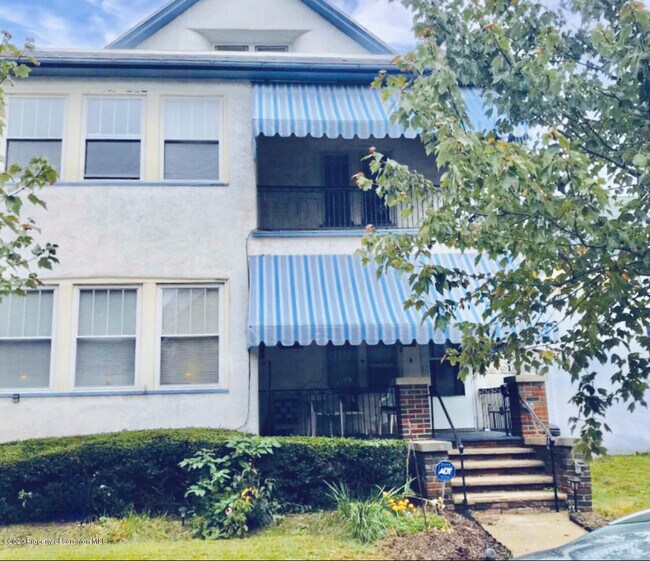 Building Photo - 1725 Vine St