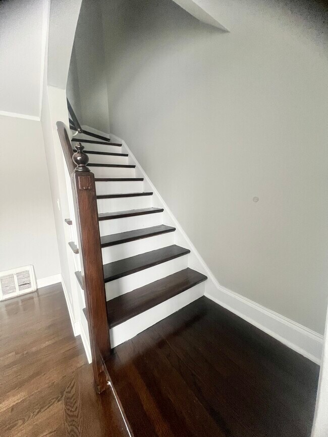 7205 W Balmoral Ave, Chicago, IL 60656 Townhome Rentals in Chicago IL