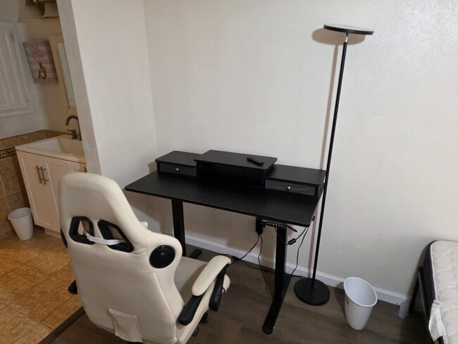 Building Photo - 839 Dublin Dr