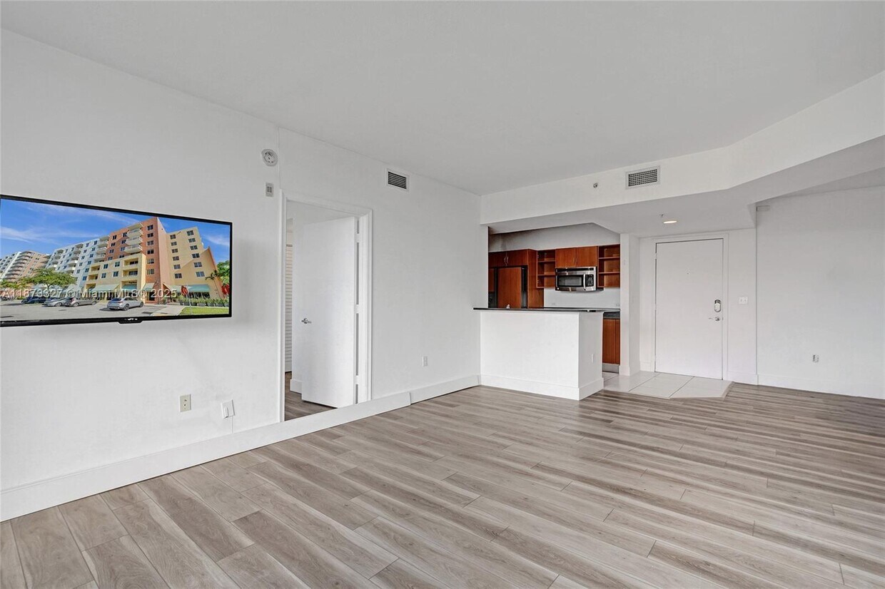Foto principal - 2775 NE 187th St