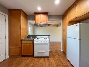 Building Photo - 11303 S Lemoli Ave
