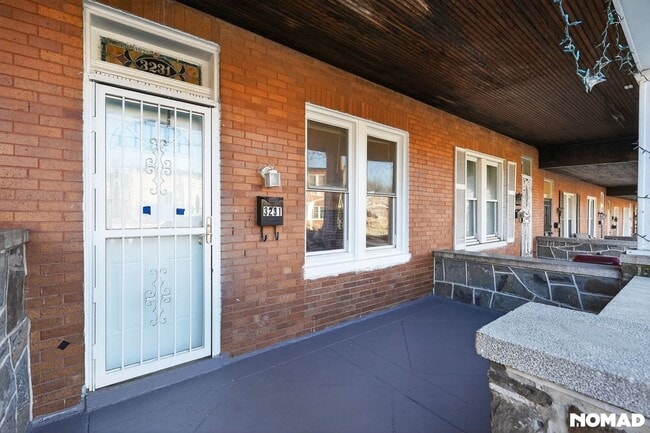 Building Photo - 3231 Phelps Ln