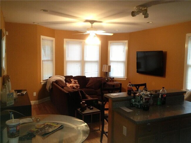 Building Photo - 1270 Sells Ave SW