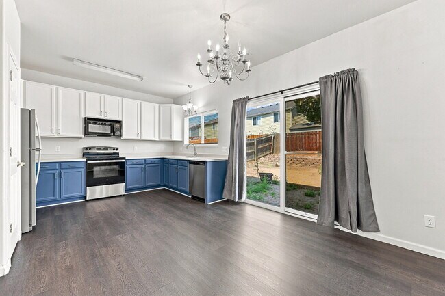 Foto del edificio - $2,095.95, 3-bedroom, 2.5-bathroom in Colorado Springs.