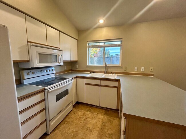 Foto del edificio - 948 E Street (Blaine)
