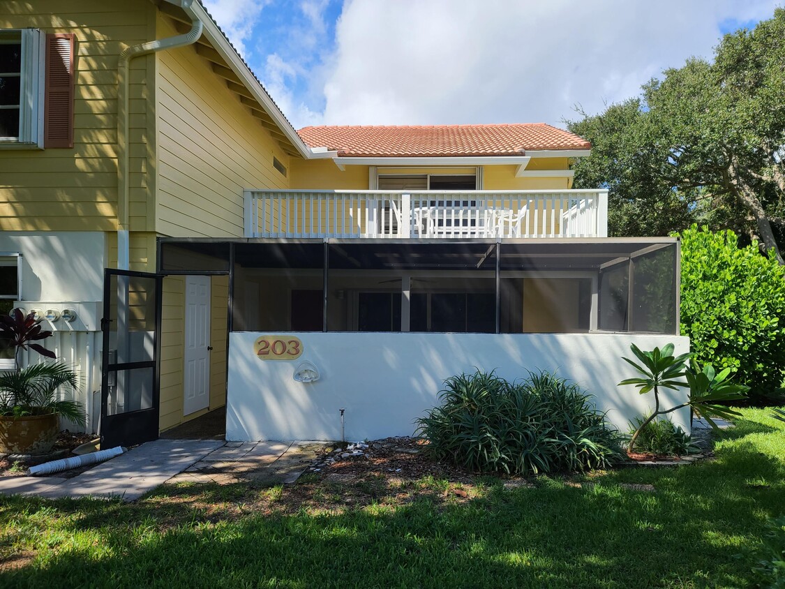 Primary Photo - 203 Seabreeze Cir