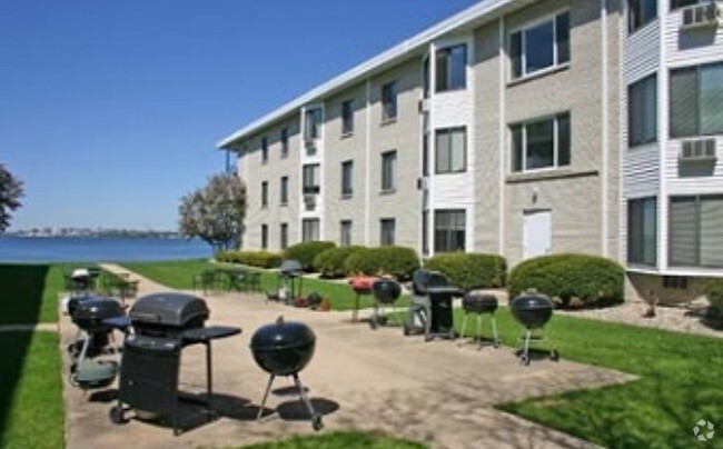 Building Photo - Monona Lakeview