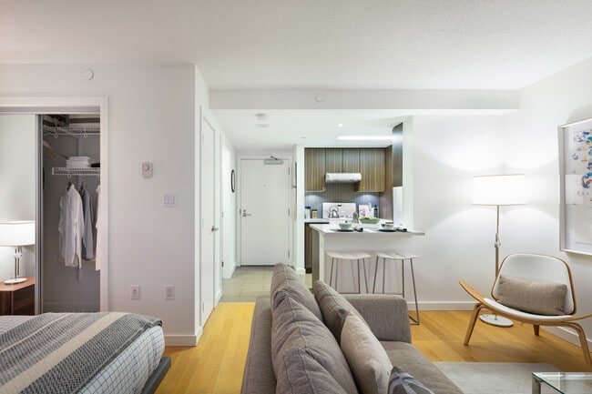 Building Photo - Pacific Palisades