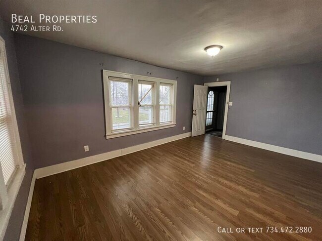 Building Photo - 4742 Alter Rd